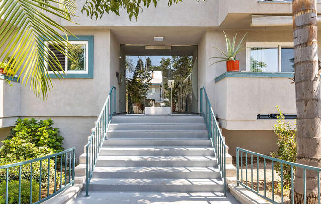 Elmwood Gardens Apartments in Burbank, CA