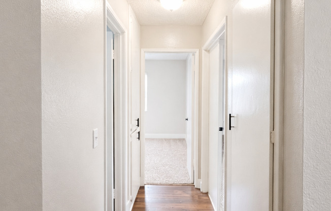 2 beds, 1 bath, 896 sqft, $2,195, Unit 070