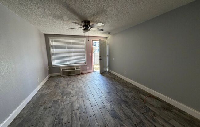 1 bed, 1 bath, 700 sqft, $1,150, Unit Unit 22