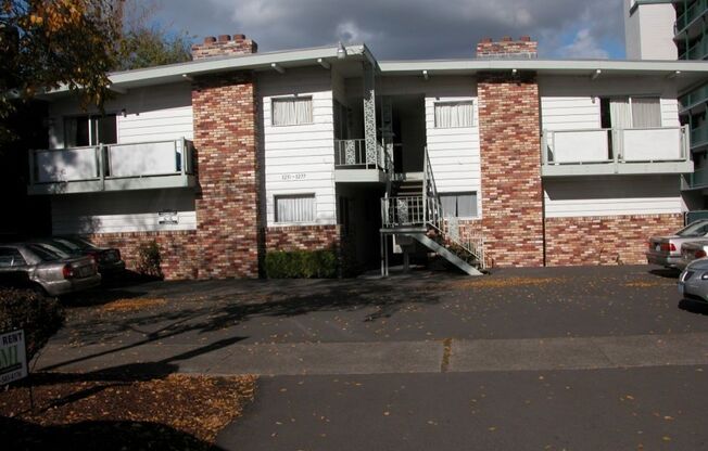 2 beds, 1 bath, $1,250