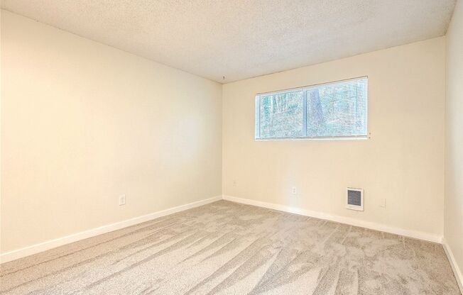 2 beds, 1 bath, $2,050