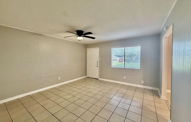 2 beds, 1 bath, 750 sqft, $825, Unit 10