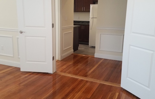 2 beds, 1 bath, 850 sqft, $3,395, Unit 10