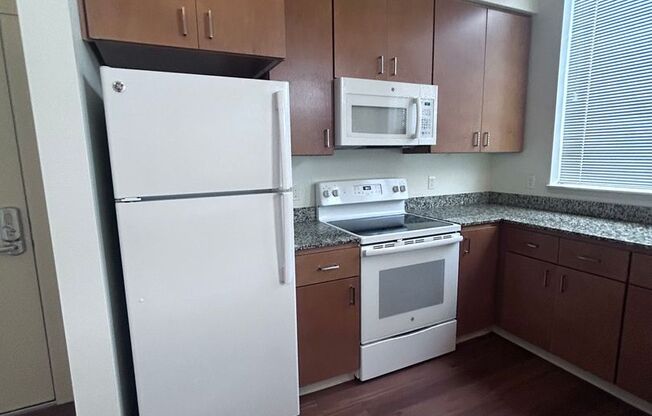 2 beds, 1.5 baths, 920 sqft, $1,700, Unit 89355-08