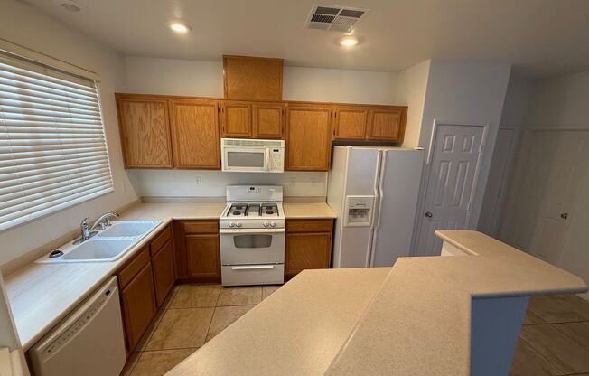 DESERT PINES GATED COMMUNITY!