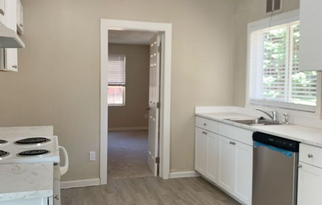 Remodeled 4 bed in Leschi