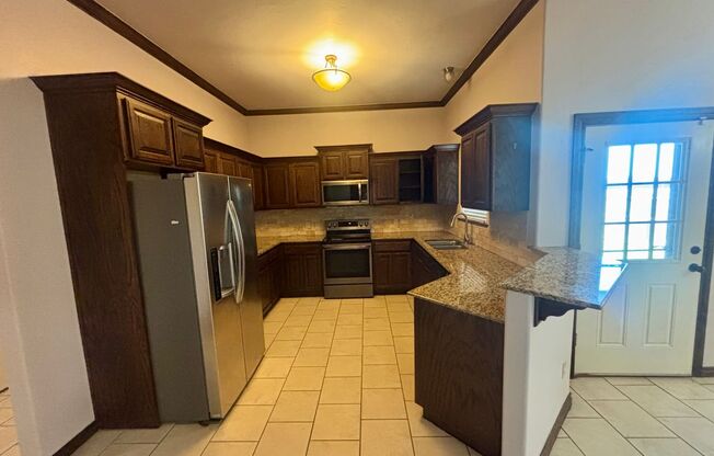 Wonderful 3 Bed 2 Bath Home in Yukon
