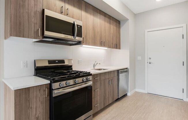 Studio, 1 bath, 376 sqft, $1,475