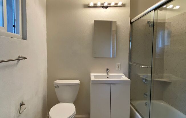 Updated 1 Bedroom with 1 Bath in Mountain View In Close Proximity to Major Tech Companies