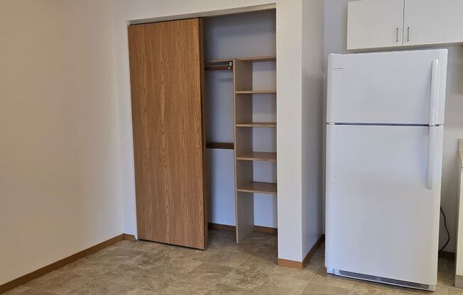 2 beds, 1 bath, 850 sqft, $1,259, Unit PL   7507