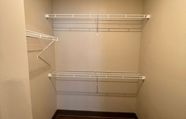 2 beds, 2 baths, 1,052 sqft, $1,045, Unit 82
