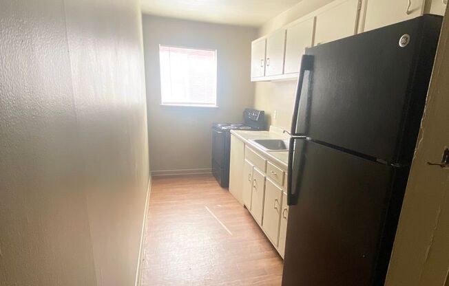 1 bed, 1 bath, 575 sqft, $780, Unit 35
