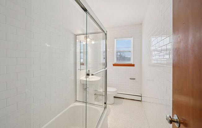 Studio, 1 bath, 410 sqft, $1,015, Unit 11-203