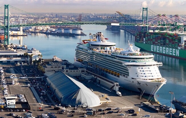 2 beds, 2 baths, 1,079 sqft, $4,800, Unit 501