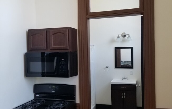 Studio, 1 bath, 450 sqft, $1,500, Unit 5