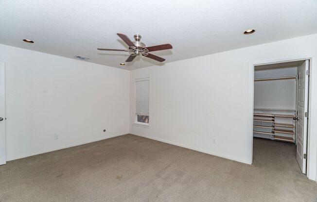 3 Bedroom Near USAA/ Medical Center