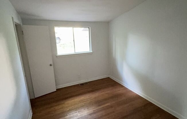 3 beds, 1 bath, $1,450