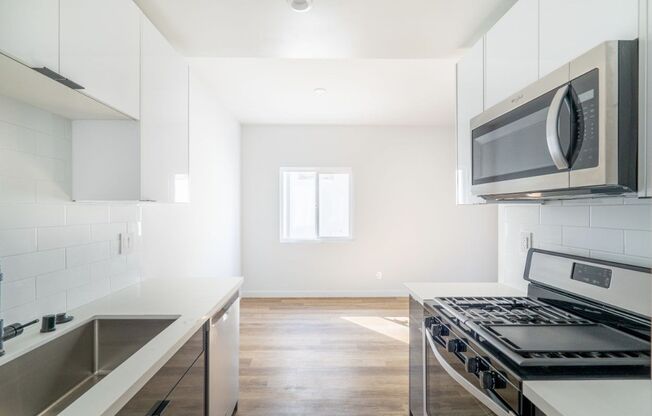 6120 Eleanor Ave