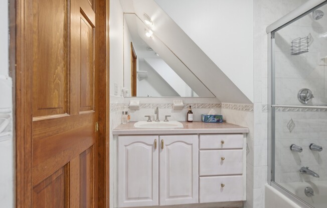 2 beds, 1.5 baths, 1,200 sqft, $2,600, Unit 2