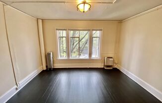 1 bed, 1 bath, 700 sqft, $2,250