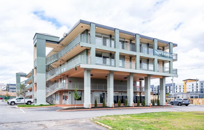 Studio, 1 bath, 306 sqft, $1,100, Unit 37