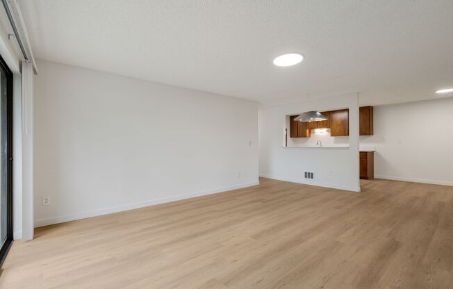 2 beds, 2 baths, 1,100 sqft, $2,095, Unit 402