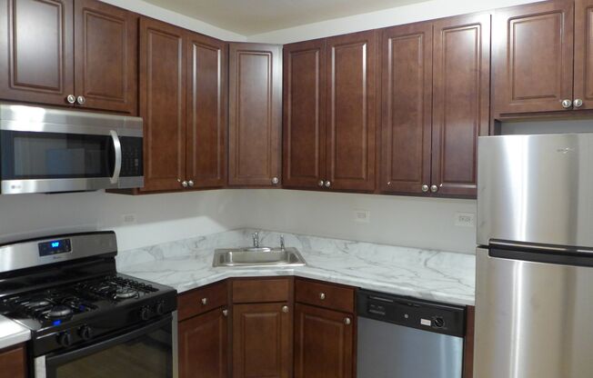 Studio, 1 bath, 475 sqft, $1,295, Unit 201