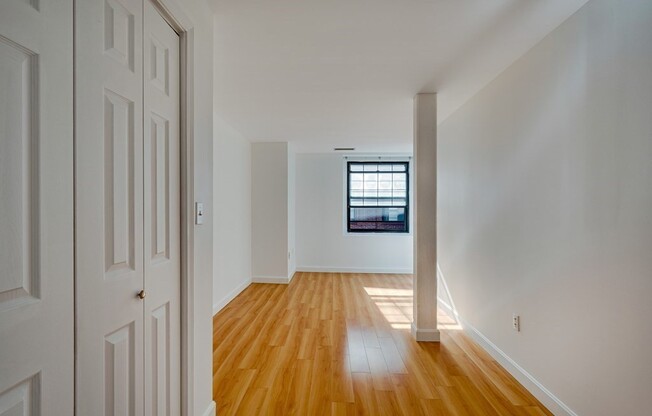 2 beds, 1 bath, 940 sqft, $2,500, Unit 317