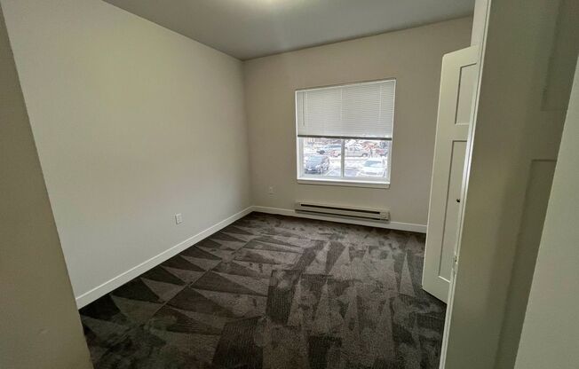 2 beds, 2 baths, 1,092 sqft, $1,900, Unit 1400-211