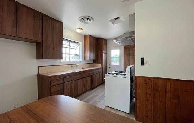 Winnetka 3+2 on cul-de-sac w/spacious backyard!
