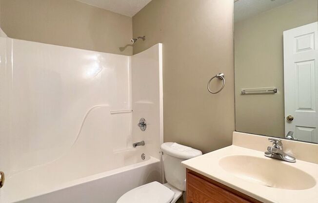 2 beds, 2 baths, $1,400