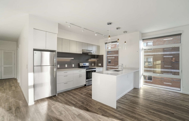3 beds, 2 baths, 1,154 sqft, $6,500, Unit 406