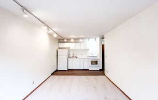 2 beds, 1.5 baths, 750 sqft, $1,250, Unit 107