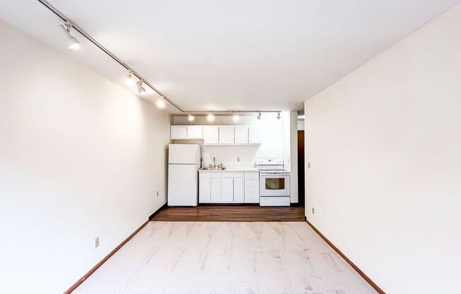 2 beds, 1.5 baths, 750 sqft, $1,250, Unit 107