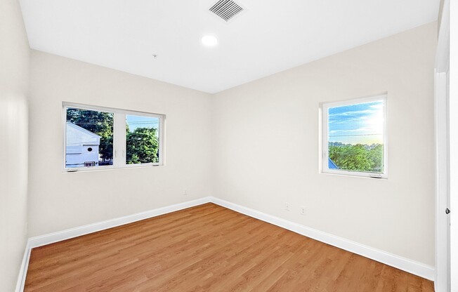 2 beds, 1 bath, 965 sqft, $2,900, Unit 300