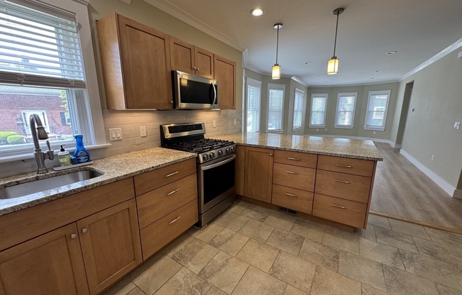 338 Pleasant St