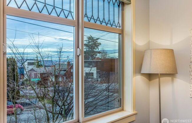 2bd/2.5ba Seattle Townhome