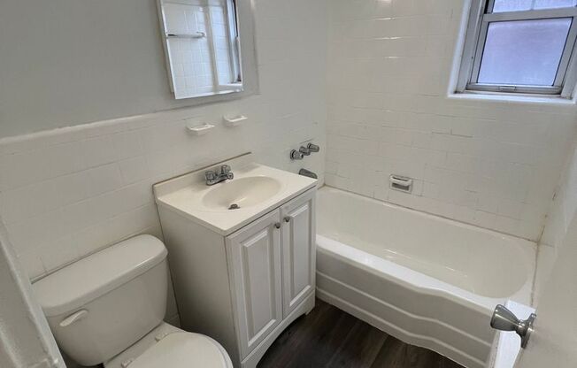 1 bed, 1 bath, 800 sqft, $1,525, Unit 415 12-G