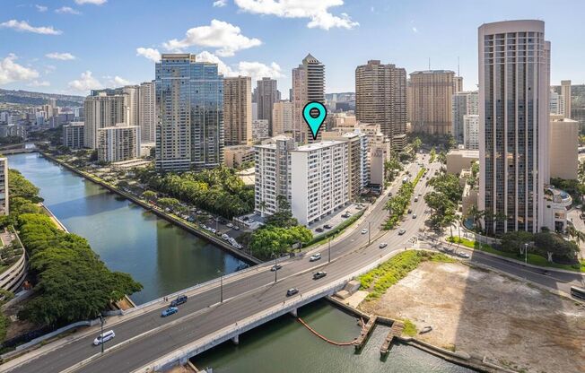 2 beds, 1.5 baths, $3,100, Unit # 706