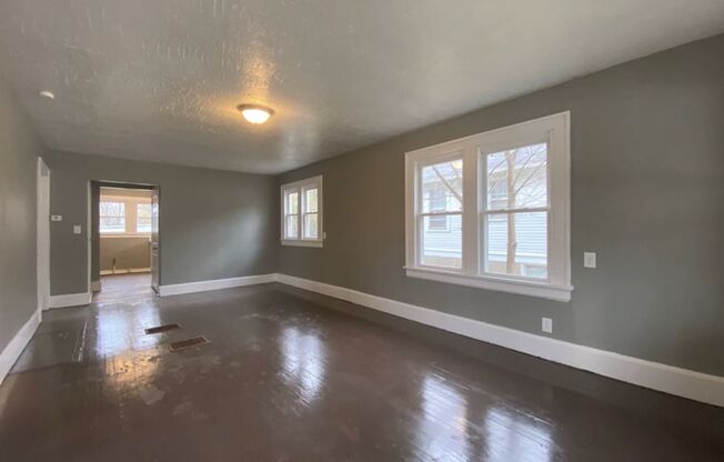 Nice 2 Bed/1 Bath Home, close to downtown