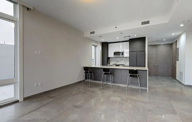 65 W END AVE