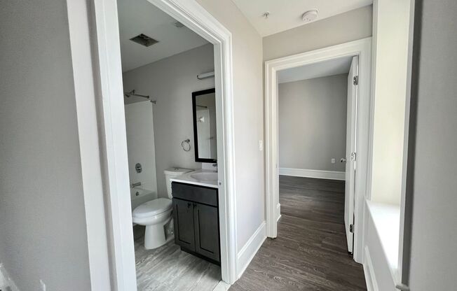 1 bed, 1 bath, 555 sqft, $1,500, Unit 305