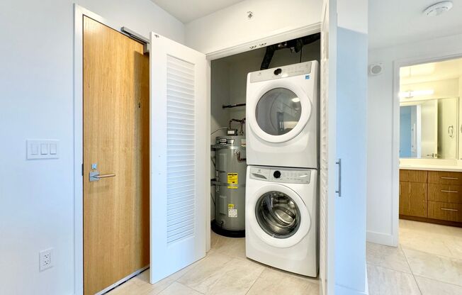 1 bed, 1 bath, $3,300