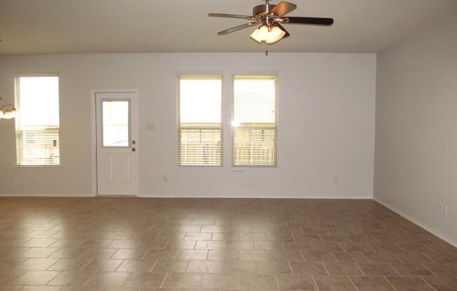 LARGE 3 BEDROOM WITH COMMUNITY POOL, BELTON ISD