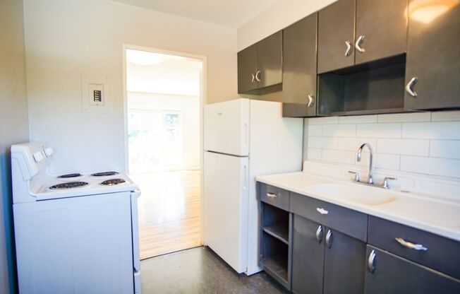 2 beds, 1 bath, $1,665