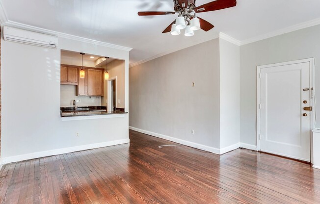 Delightful Abode in Dupont! Storage Space and Parking Included!