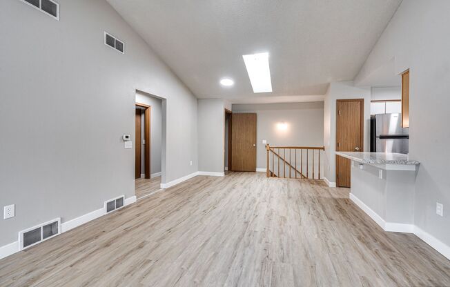 3 beds, 2 baths, 1,250 sqft, $2,199, Unit 3113