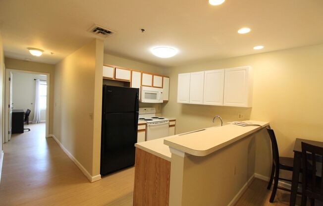 4 beds, 4 baths, $595, Unit # 103