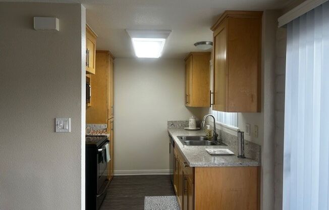 1 bed, 1 bath, 750 sqft, $2,375, Unit E4