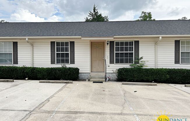 Renovated 2-Bedroom Unit in Crestview!